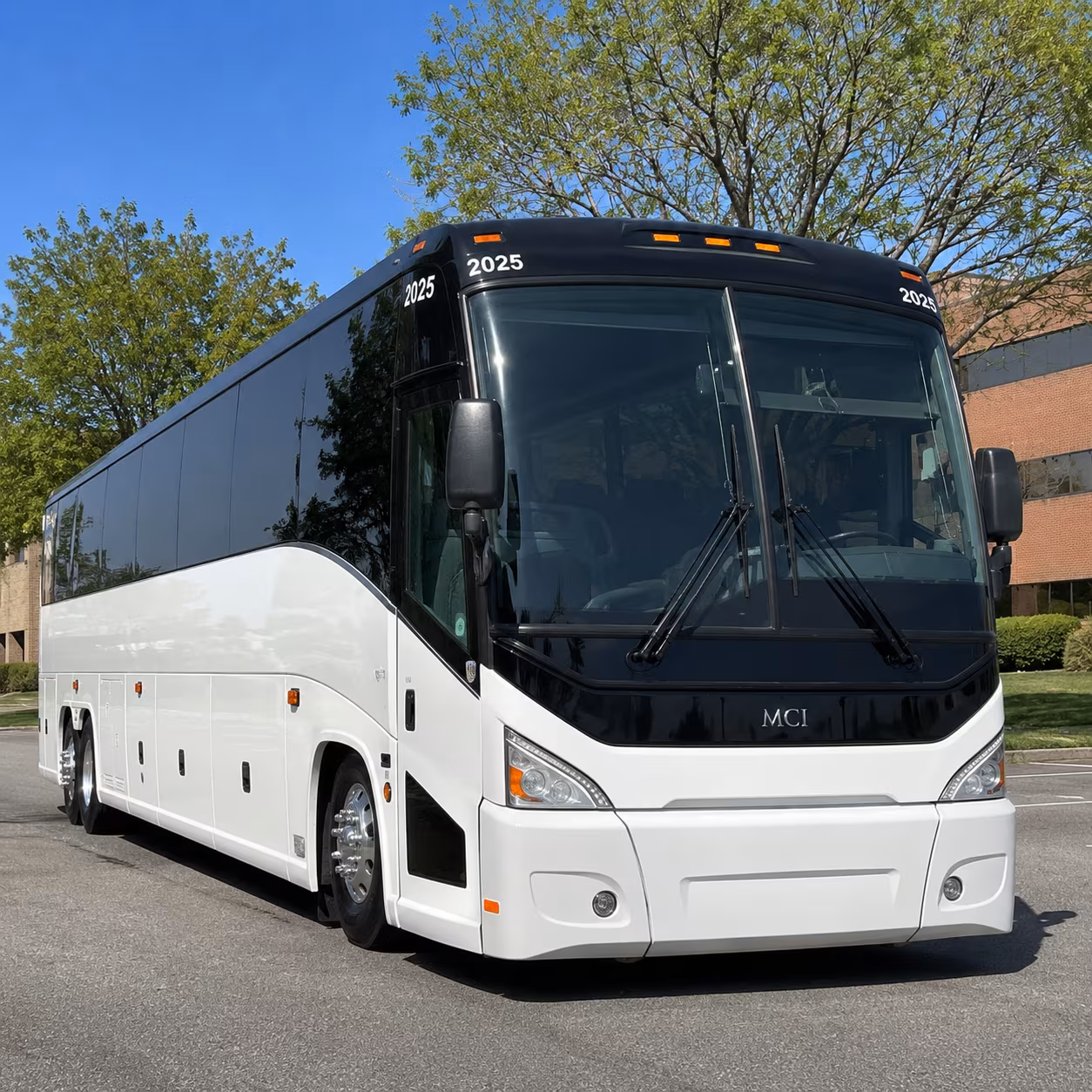 corporate group buses to the vista main street and the gervais street corridor